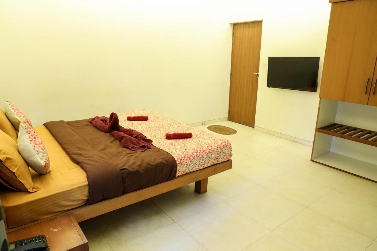 Bed and Breakfast Surya Kiran Miramar à Panaji Extérieur photo
