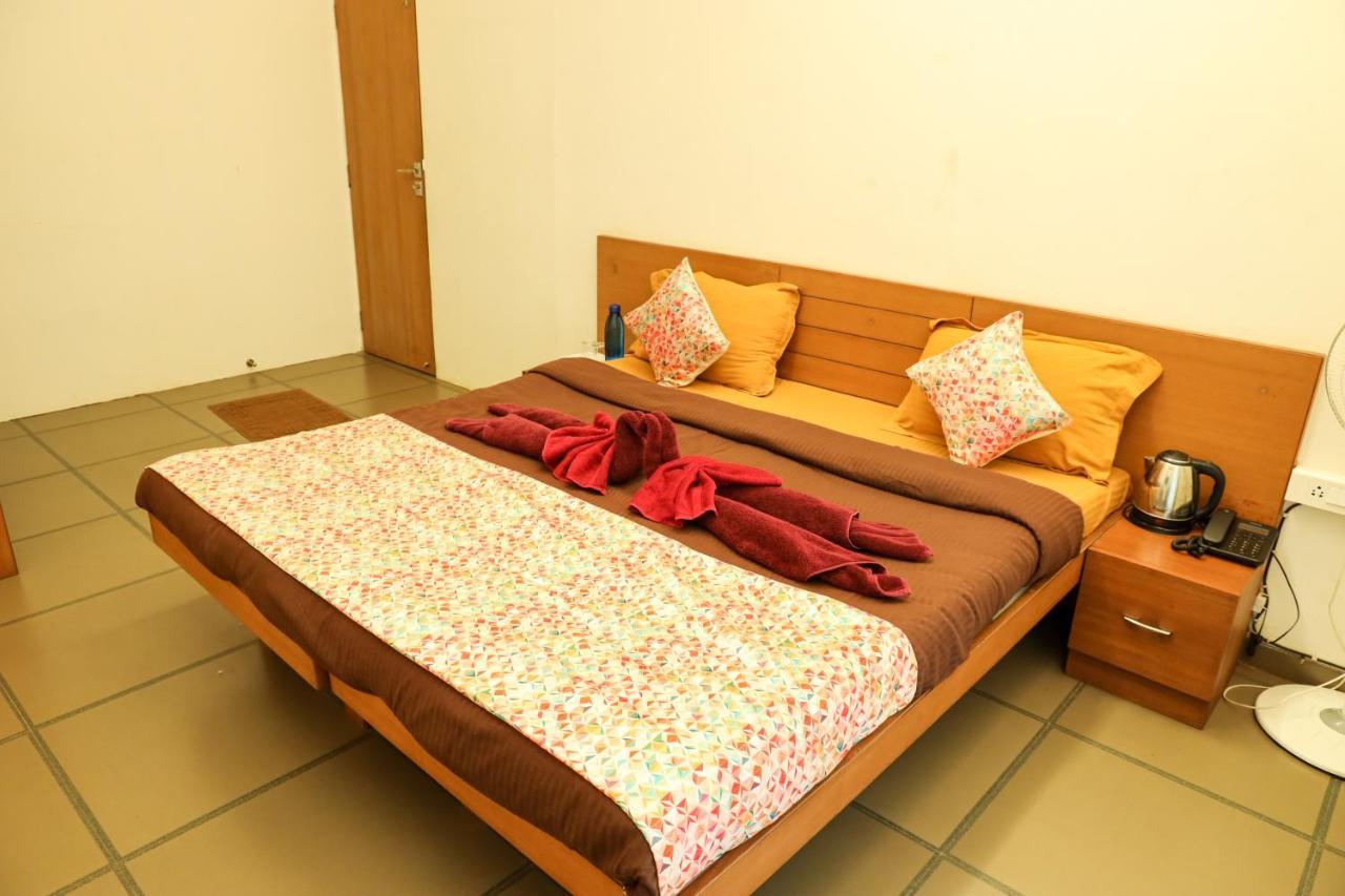 Bed and Breakfast Surya Kiran Miramar à Panaji Extérieur photo