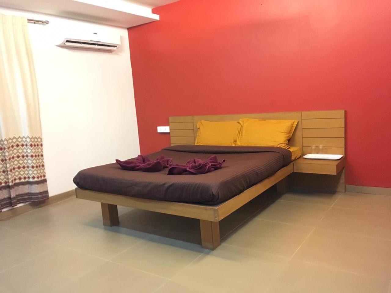 Bed and Breakfast Surya Kiran Miramar à Panaji Extérieur photo