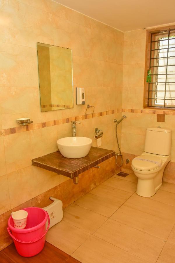 Bed and Breakfast Surya Kiran Miramar à Panaji Extérieur photo
